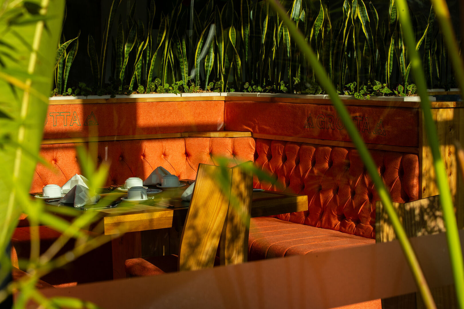 Cocktail Bar & Lounge